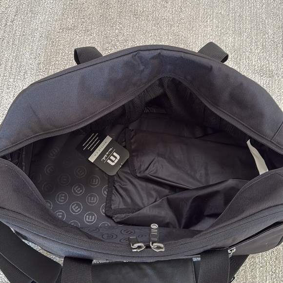 Travis Mathew MUFFLE 2.0 DUFFLE BAG - Picture 2 of 4